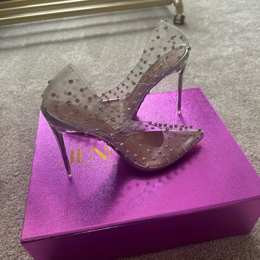 I AM JENNIFER LE GLACIER GLASS SLIPPER